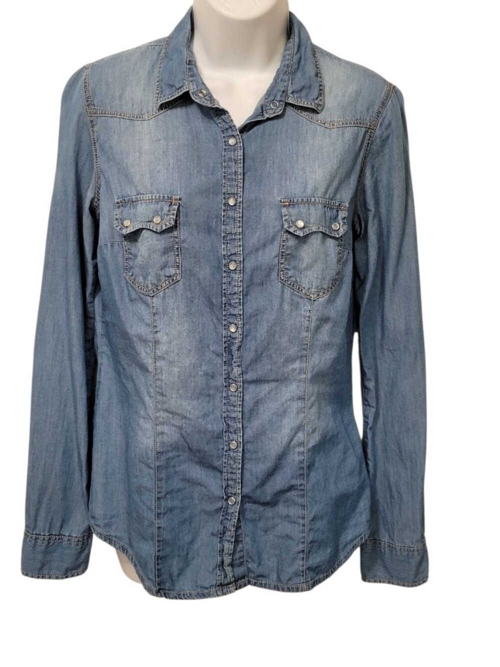 Forever 21 Shirt M Juniors Blue Chambray Western Style Pearl Snaps Western Rodeo